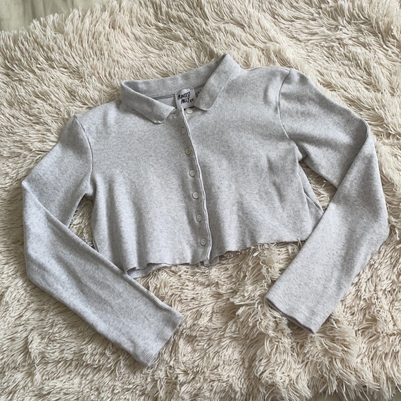 PRINCESS POLLY - Grey Button Long Sleeve Crop Top - Picture 2 of 5
